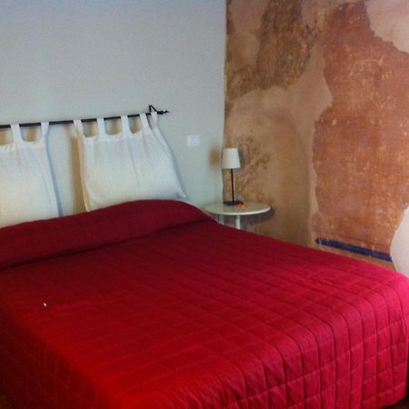 B&B Vicolo Vecchio 泰拉奇纳 外观 照片