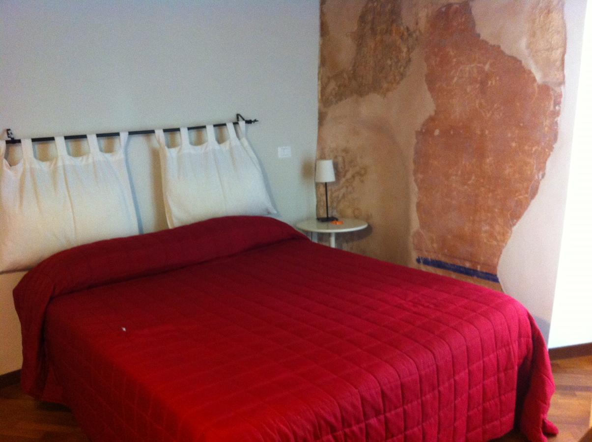 B&B Vicolo Vecchio 泰拉奇纳 外观 照片