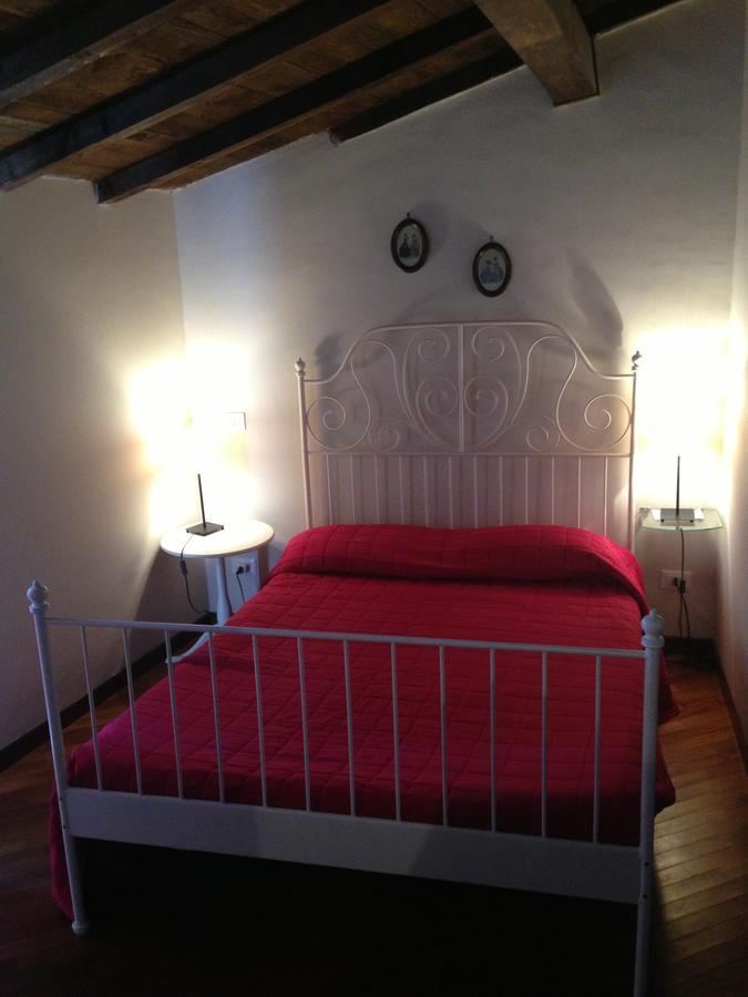 B&B Vicolo Vecchio 泰拉奇纳 外观 照片